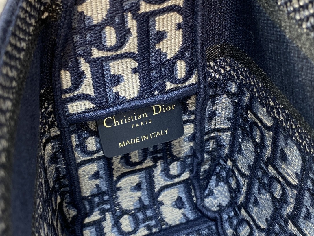 Christian Dior Paris S 8 Christian Dior Paris S - Image 8