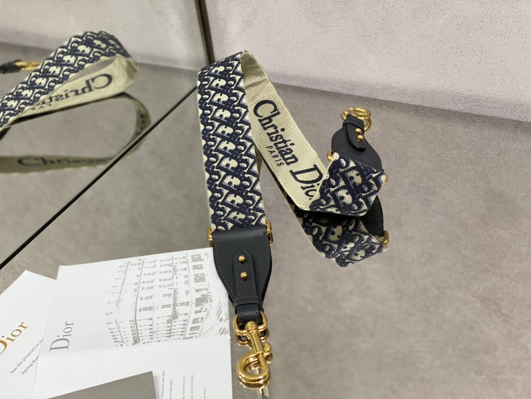 Dior Bobby 27cm 4 Dior Bobby 27cm - Image 4