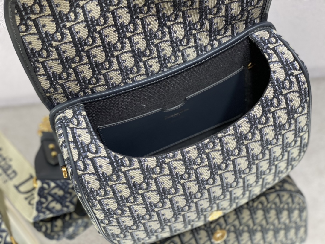 Dior Bobby 27cm 3 Dior Bobby 27cm - Image 3