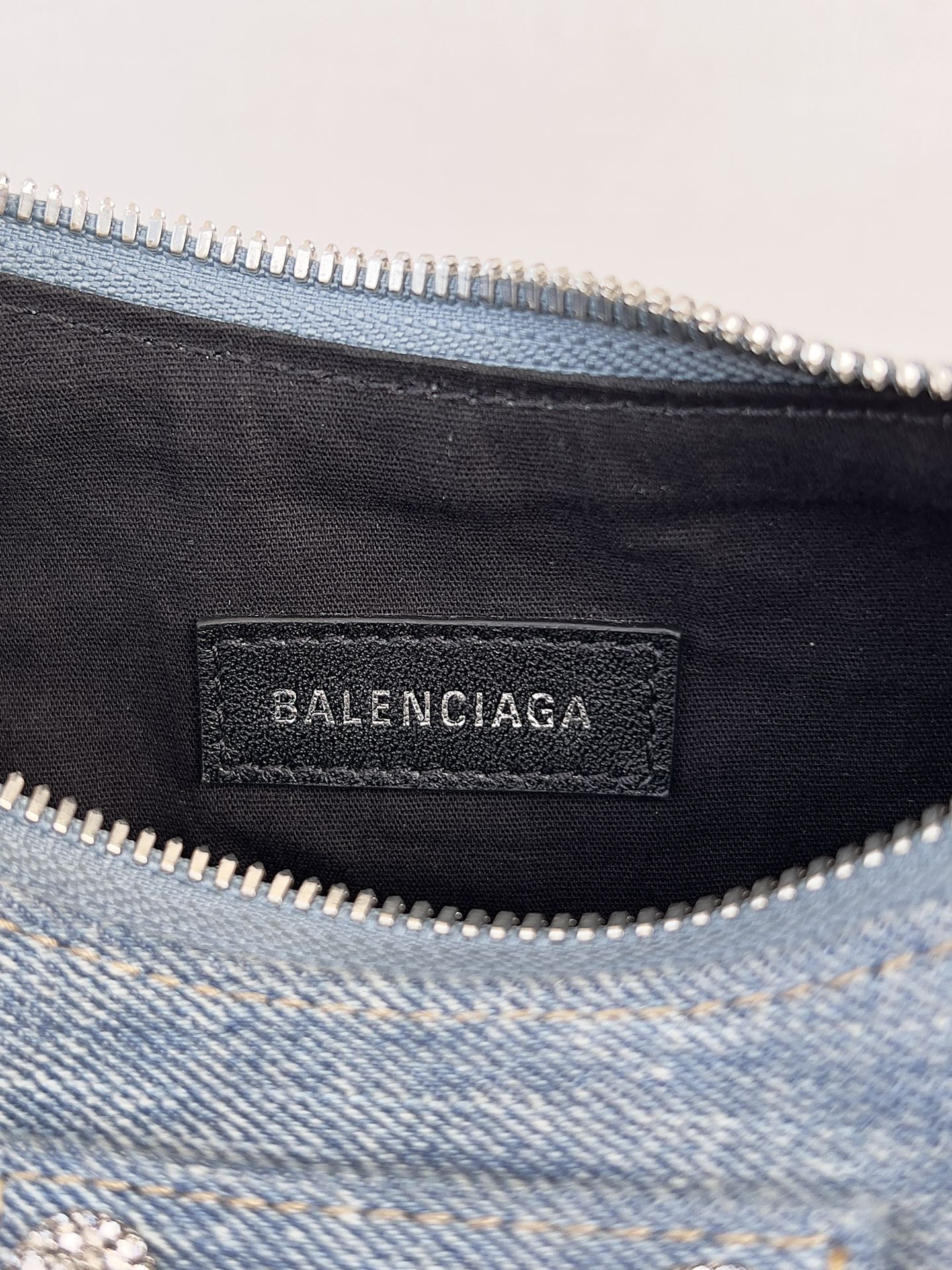 Balenciaga Le Cagole 26x17x7cm 4 Balenciaga Le Cagole 26x17x7cm - Image 4