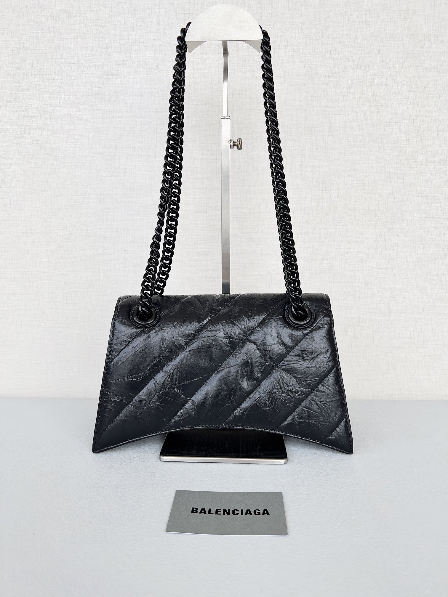Balenciagα Crush Chain Bag Length 31.0 x height 19.8 x width 6.9 cm 8 Balenciagα Crush Chain Bag Length 31.0 x height 19.8 x width 6.9 cm - Image 8