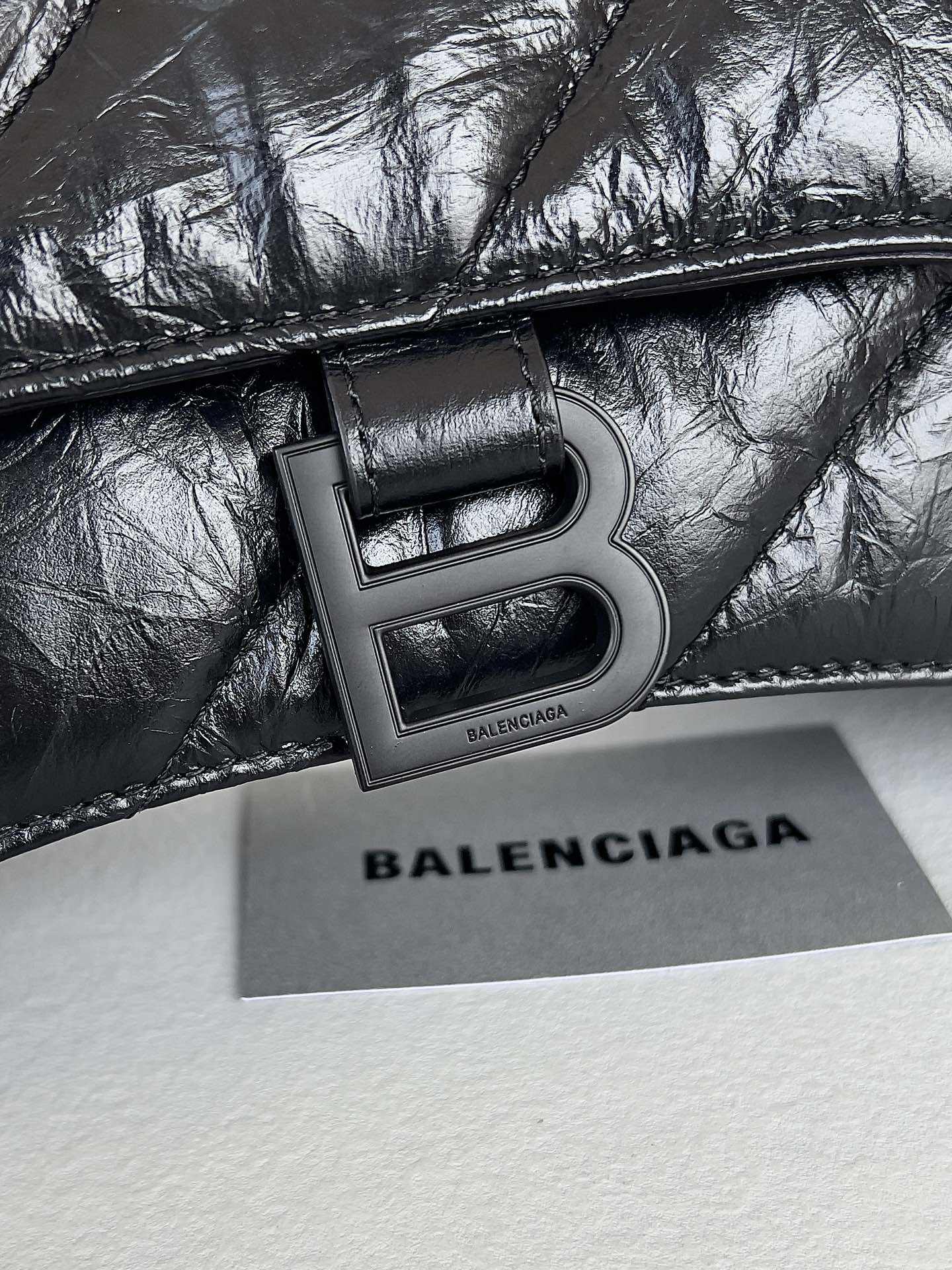 Balenciagα Crush Chain Bag Length 31.0 x height 19.8 x width 6.9 cm 6 Balenciagα Crush Chain Bag Length 31.0 x height 19.8 x width 6.9 cm - Image 6