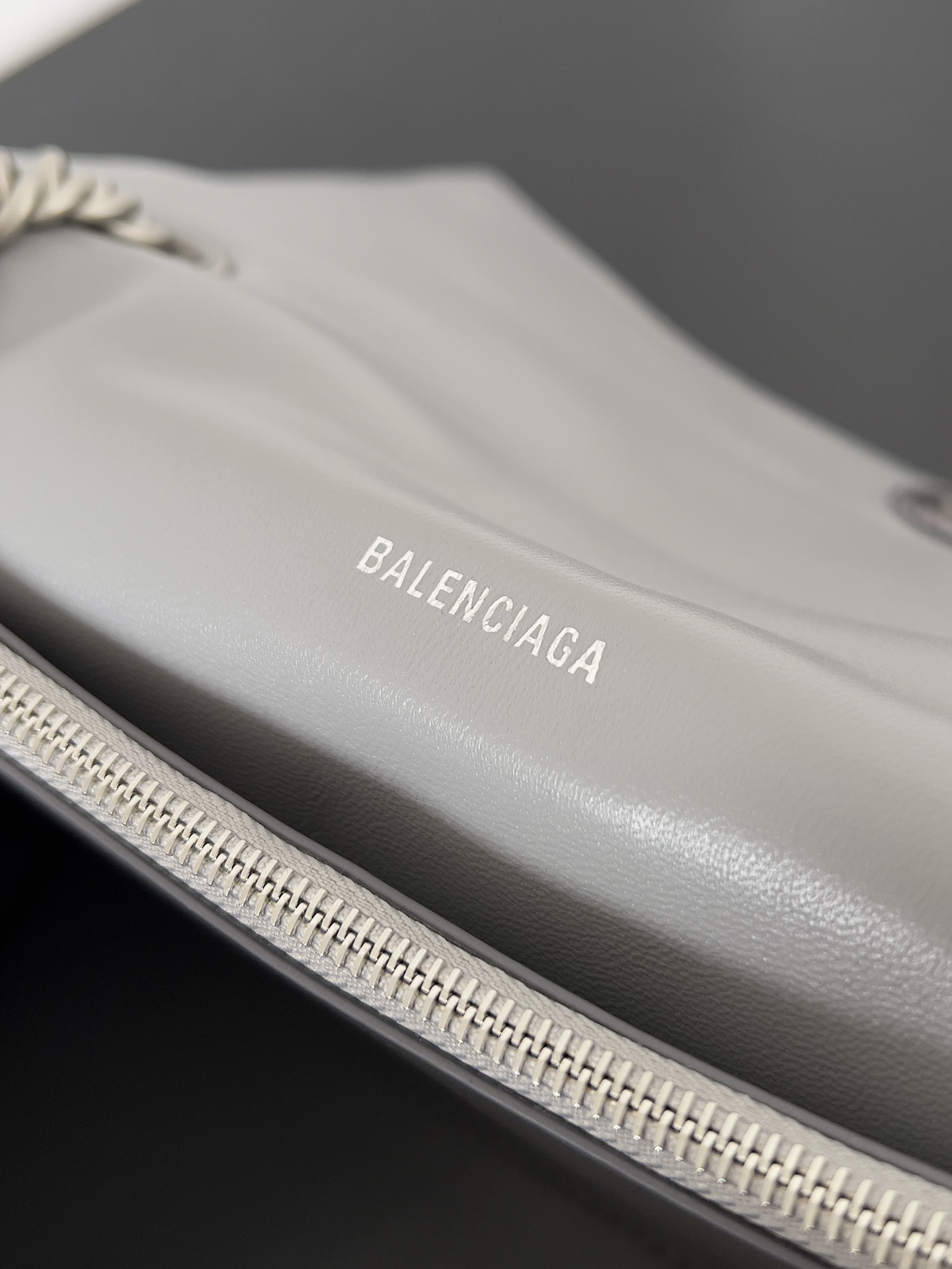 Balenciagα Crush Chain Bag 32*13*20.5 3 Balenciagα Crush Chain Bag 32*13*20.5 - Image 3