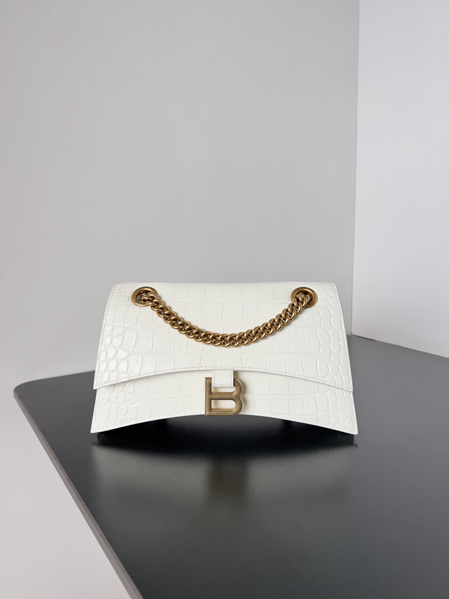 Balenciagα Crush Chain Bag Length 31.0 x height 19.8 x width 6.9 cm