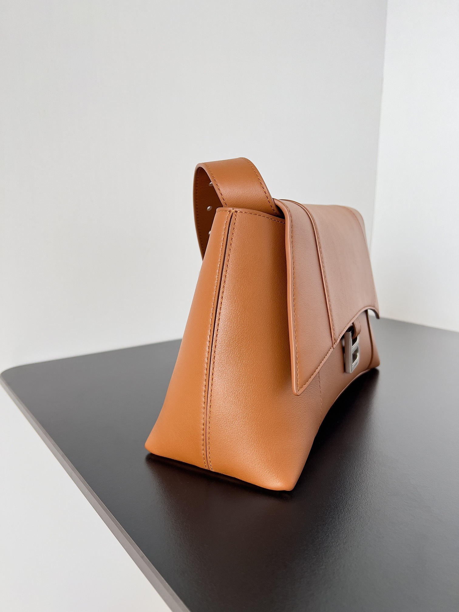 Balenciagα Downtown 21 9 Balenciagα Downtown 21 - Image 9