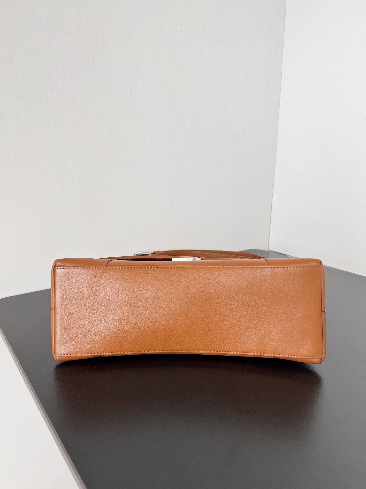 Balenciagα Downtown 21 2 Balenciagα Downtown 21 - Image 2