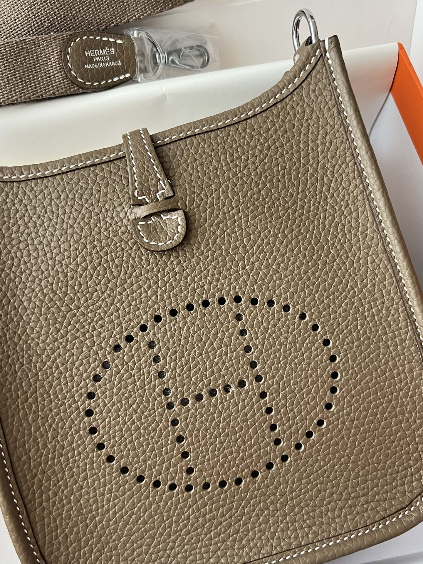 Hermès Mini Evelyne leather crossbody 17cm TC 6 Hermès Mini Evelyne leather crossbody 17cm TC - Image 6