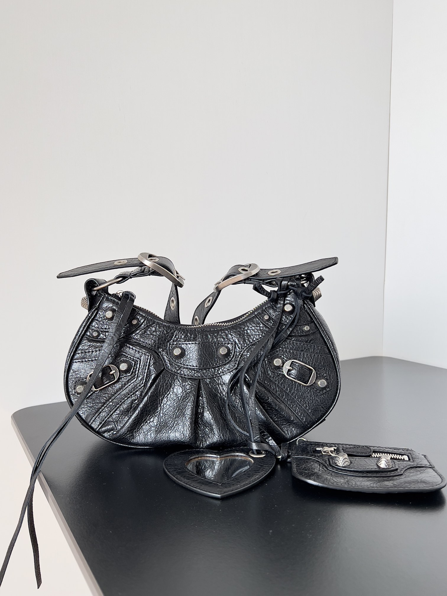 BALENCIAGA Le Cagole Length 25.9 x height 16.0 x width 9.9 cm