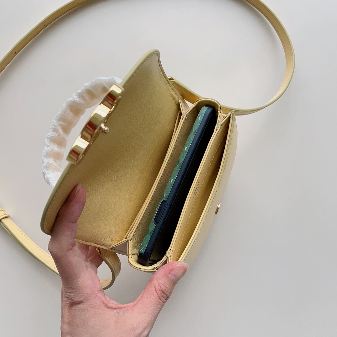 Celine BESACE CLEA in shiny calfskin 4 Celine BESACE CLEA in shiny calfskin - Image 4