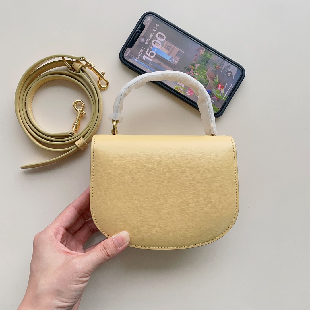 Celine BESACE CLEA in shiny calfskin 9 Celine BESACE CLEA in shiny calfskin - Image 9