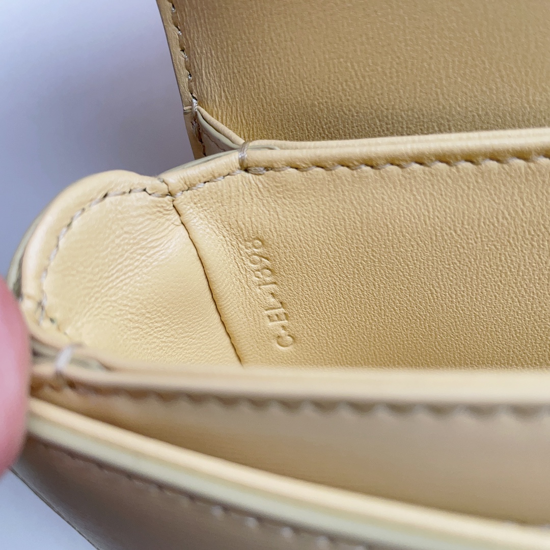 Celine BESACE CLEA in shiny calfskin 3 Celine BESACE CLEA in shiny calfskin - Image 3