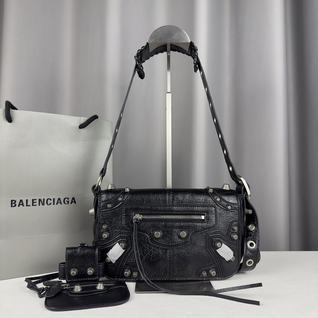 Balenciaga Le Cagole Length 24 x height 14 x width 5cm