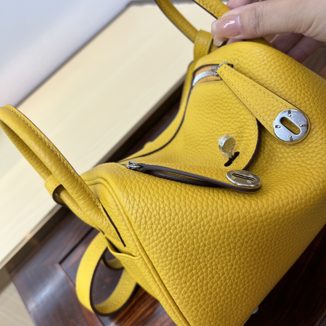 Hermès MiniLindy leather handbag TC 6 Hermès MiniLindy leather handbag TC - Image 6