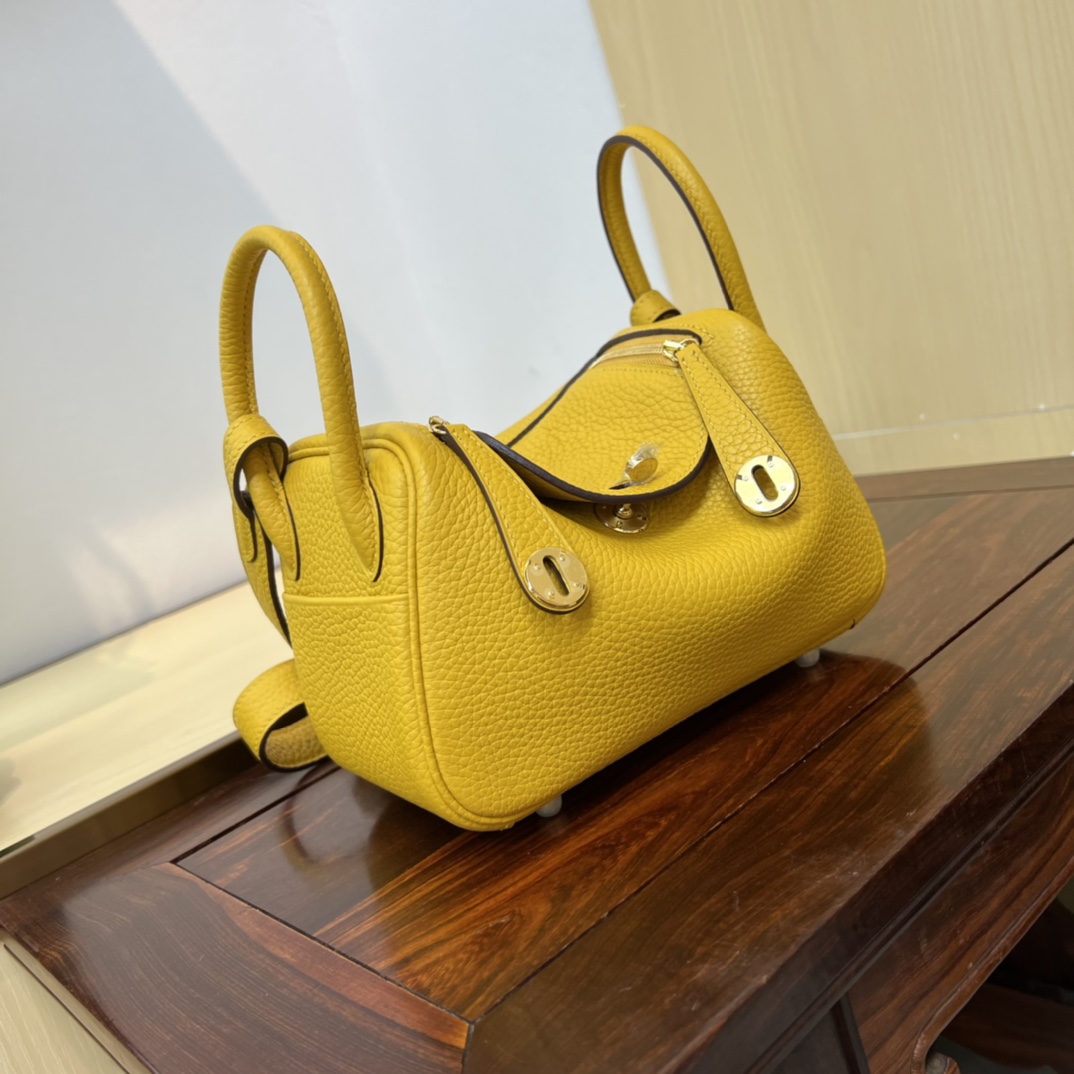 Hermès MiniLindy leather handbag TC 9 Hermès MiniLindy leather handbag TC - Image 9