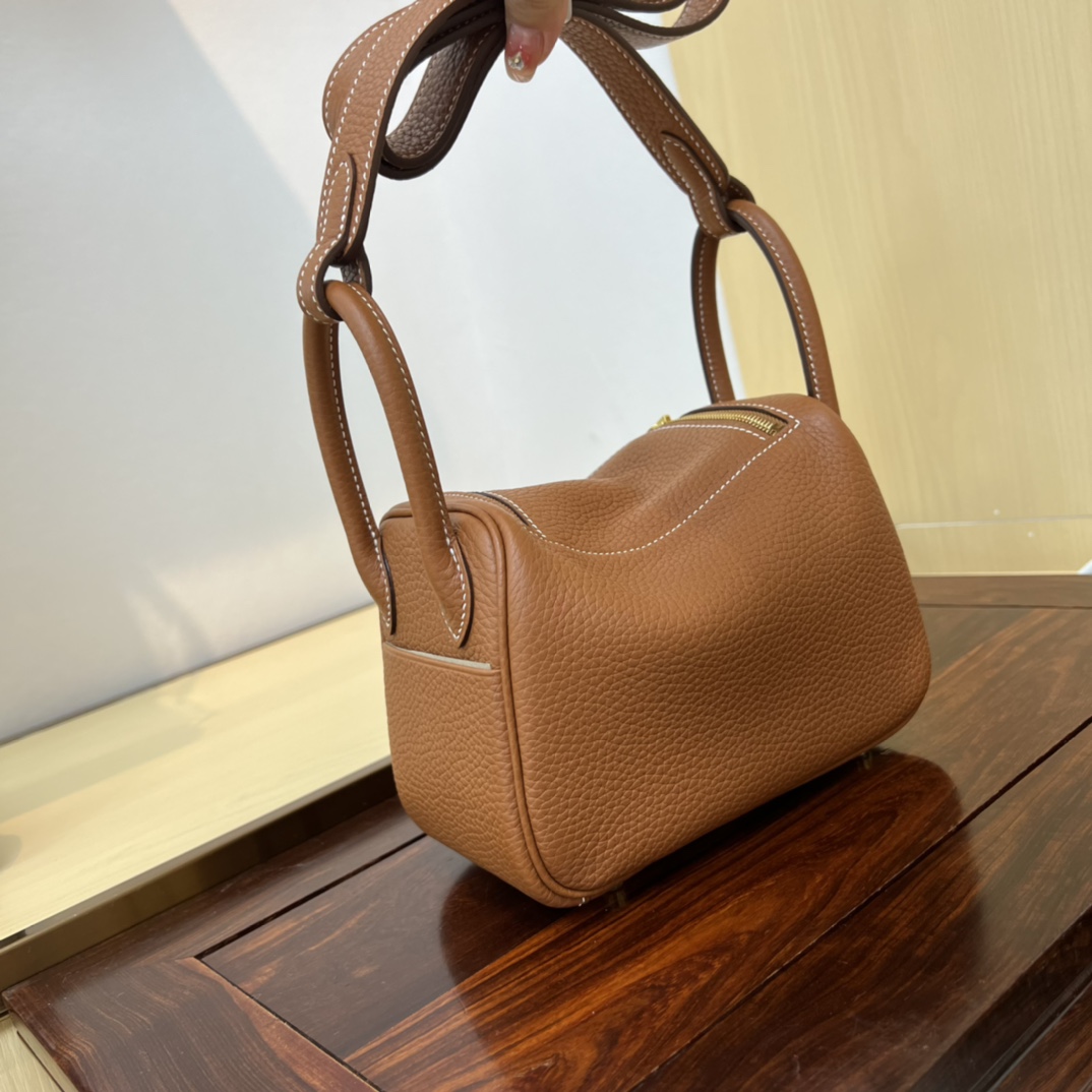 Hermès MiniLindy leather handbag TC 7 Hermès MiniLindy leather handbag TC - Image 7