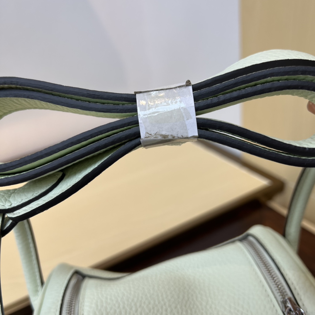 Hermès MiniLindy leather handbag TC 7 Hermès MiniLindy leather handbag TC - Image 7