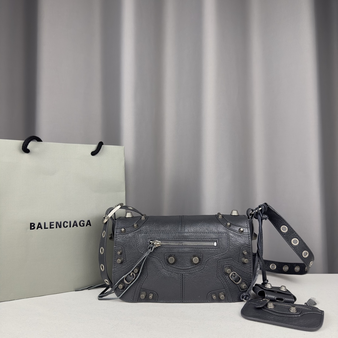 Balenciaga Le Cagole Length 24 x height 14 x width 5cm