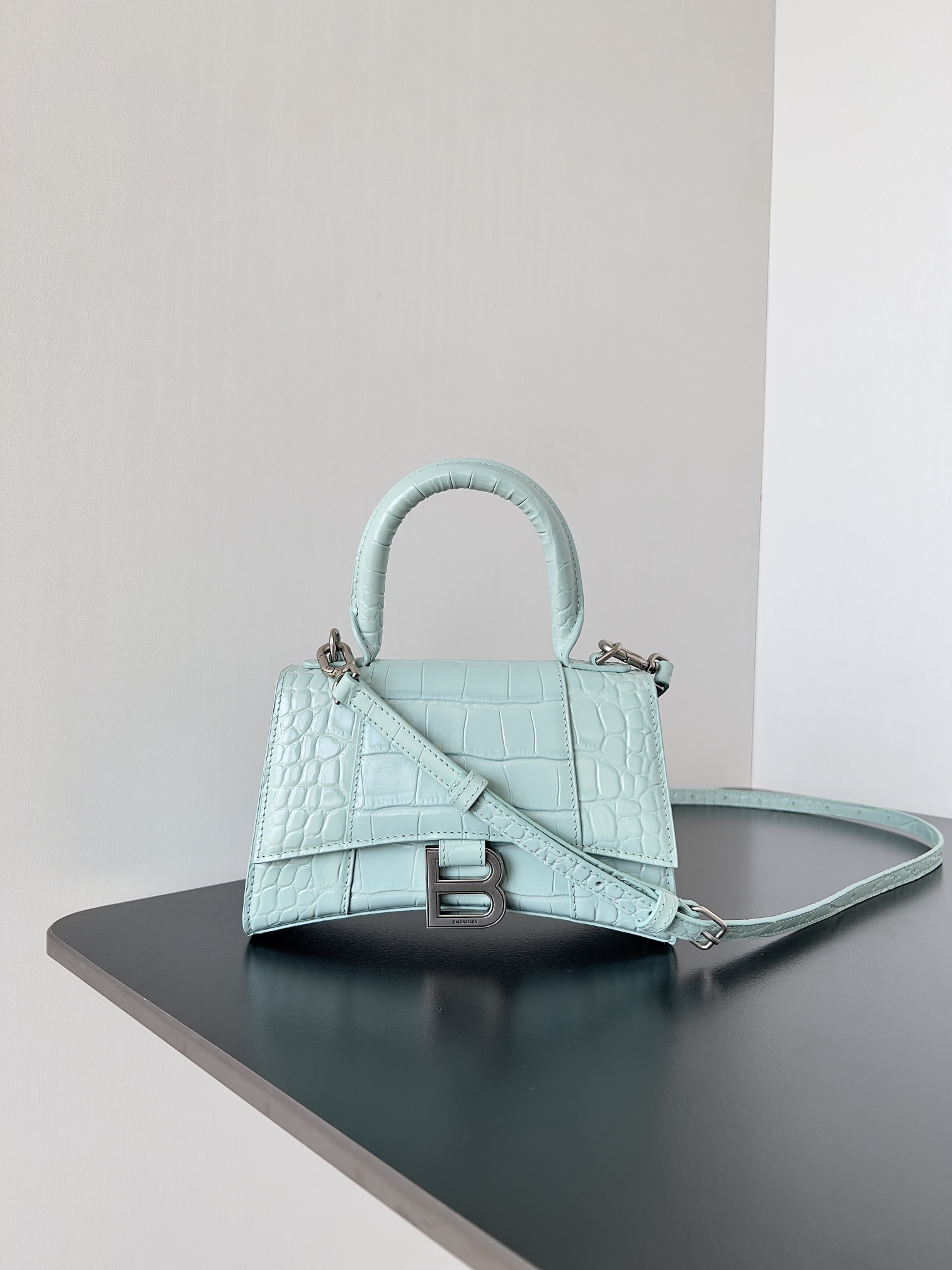 Balenciaga Hourglass 23*10*24