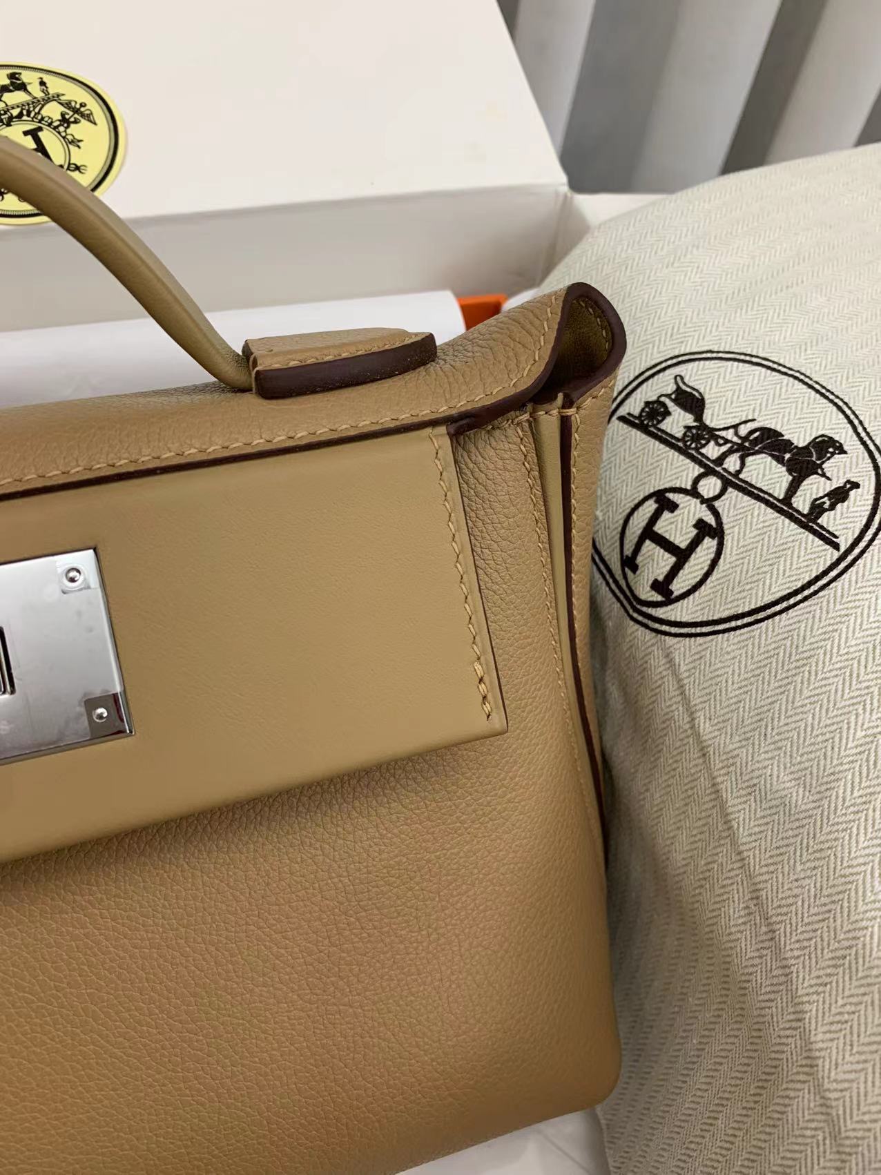 Hermès 24/24 leather handbag Mini 21cm 4 Hermès 24/24 leather handbag Mini 21cm - Image 4