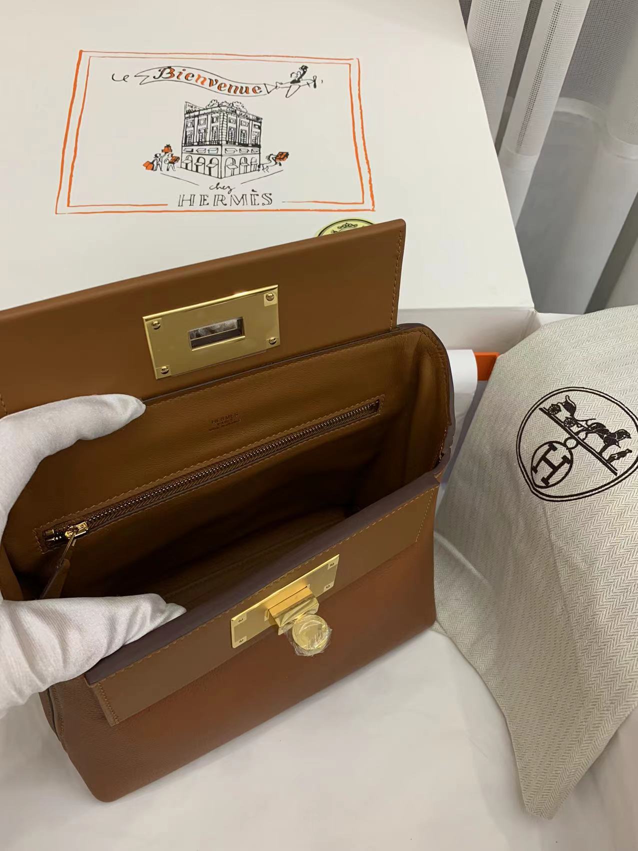 Hermès 24/24 leather handbag Mini 21cm 3 Hermès 24/24 leather handbag Mini 21cm - Image 3