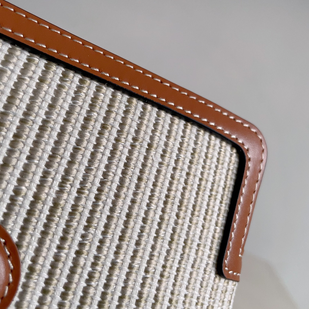 Celine SMALL POUCH WITH STRAP in TEXTILE WITH TRIOMPHE PRINT AND CALFSKIN 3 Celine SMALL POUCH WITH STRAP in TEXTILE WITH TRIOMPHE PRINT AND CALFSKIN - Image 3