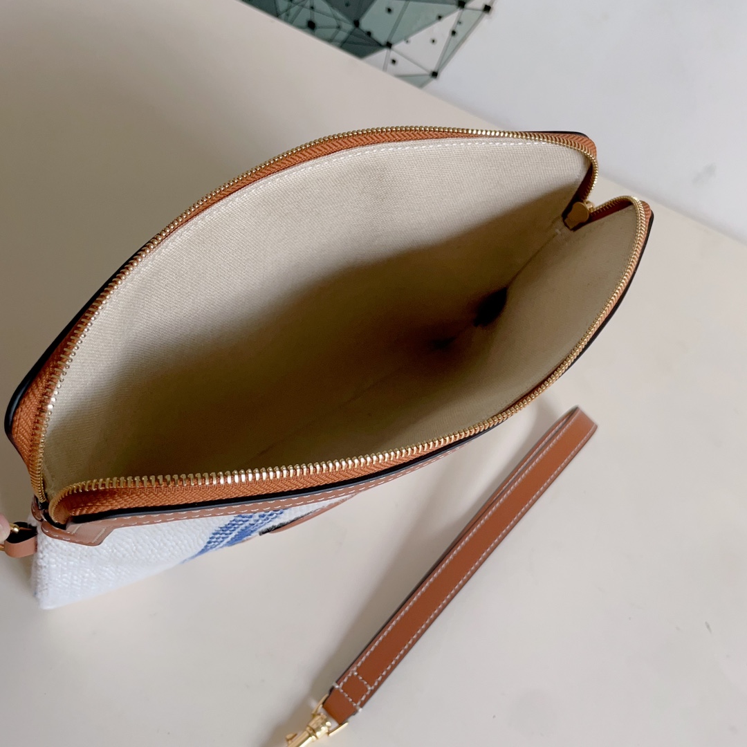 Celine SMALL POUCH WITH STRAP in TEXTILE WITH TRIOMPHE PRINT AND CALFSKIN 4 Celine SMALL POUCH WITH STRAP in TEXTILE WITH TRIOMPHE PRINT AND CALFSKIN - Image 4