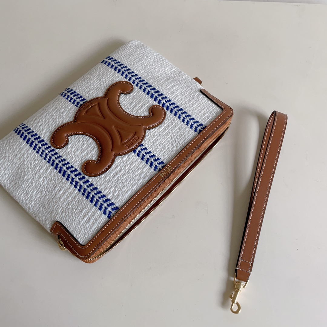 Celine SMALL POUCH WITH STRAP in TEXTILE WITH TRIOMPHE PRINT AND CALFSKIN 7 Celine SMALL POUCH WITH STRAP in TEXTILE WITH TRIOMPHE PRINT AND CALFSKIN - Image 7