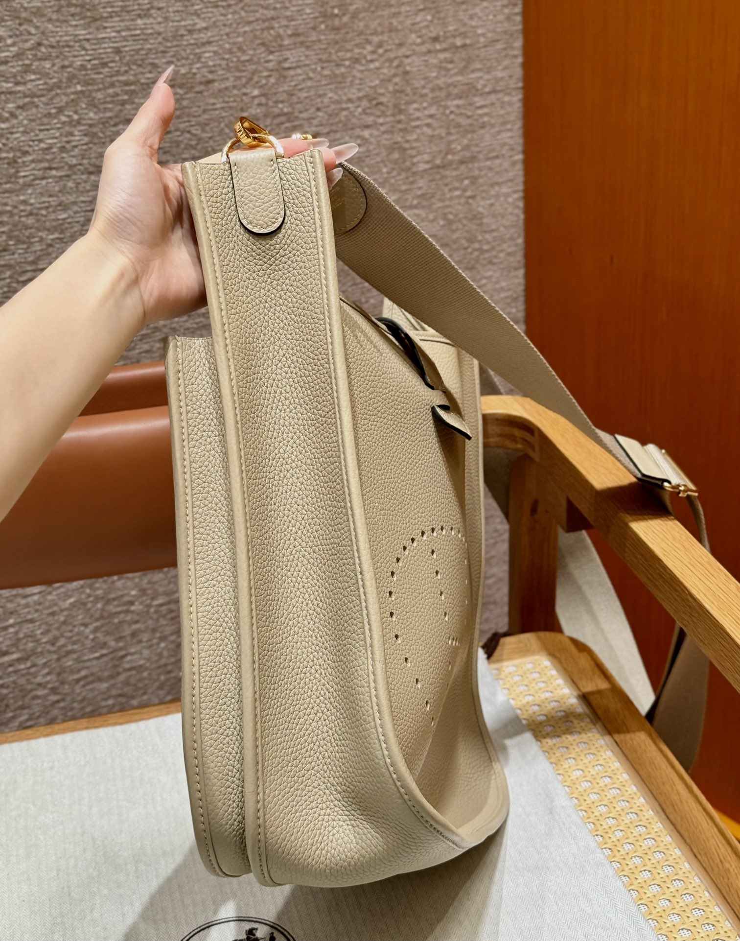 Hermès Evelyne mini leather crossbody 29cm 7 Hermès Evelyne mini leather crossbody 29cm - Image 7