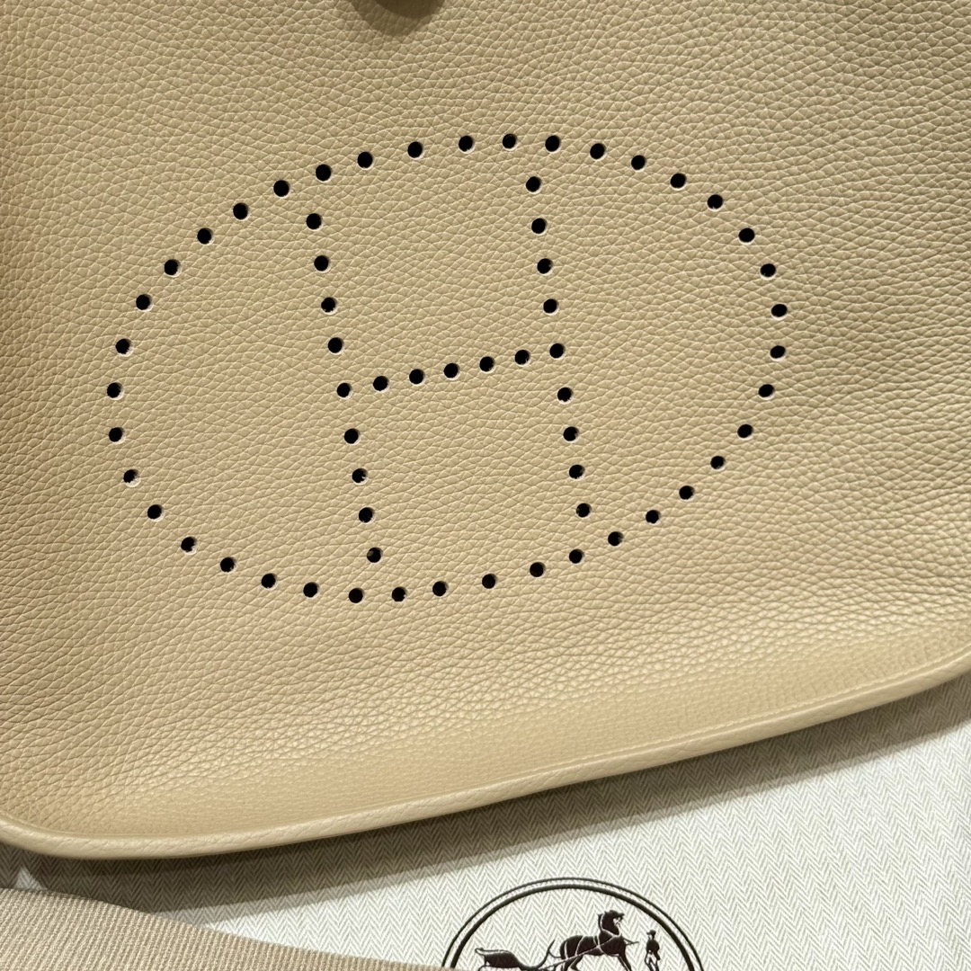 Hermès Evelyne mini leather crossbody 29cm 4 Hermès Evelyne mini leather crossbody 29cm - Image 4