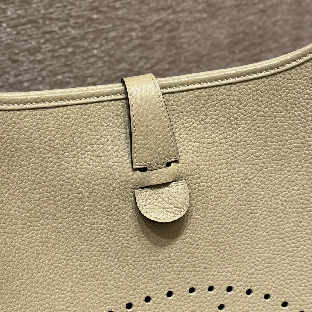 Hermès Evelyne mini leather crossbody 29cm 5 Hermès Evelyne mini leather crossbody 29cm - Image 5