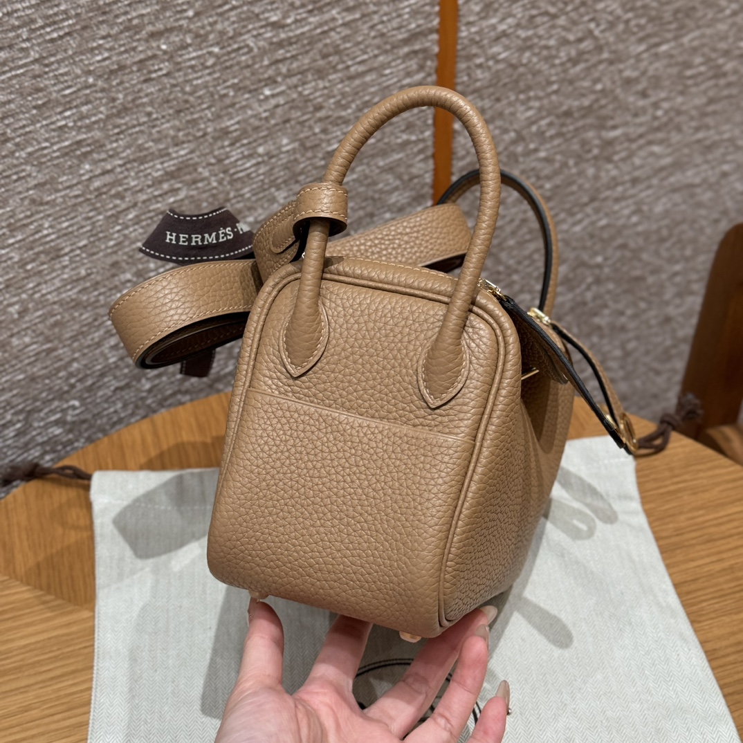 Hermès Hermès Lindy leather handbag 19cm 7 Hermès Hermès Lindy leather handbag 19cm - Image 7