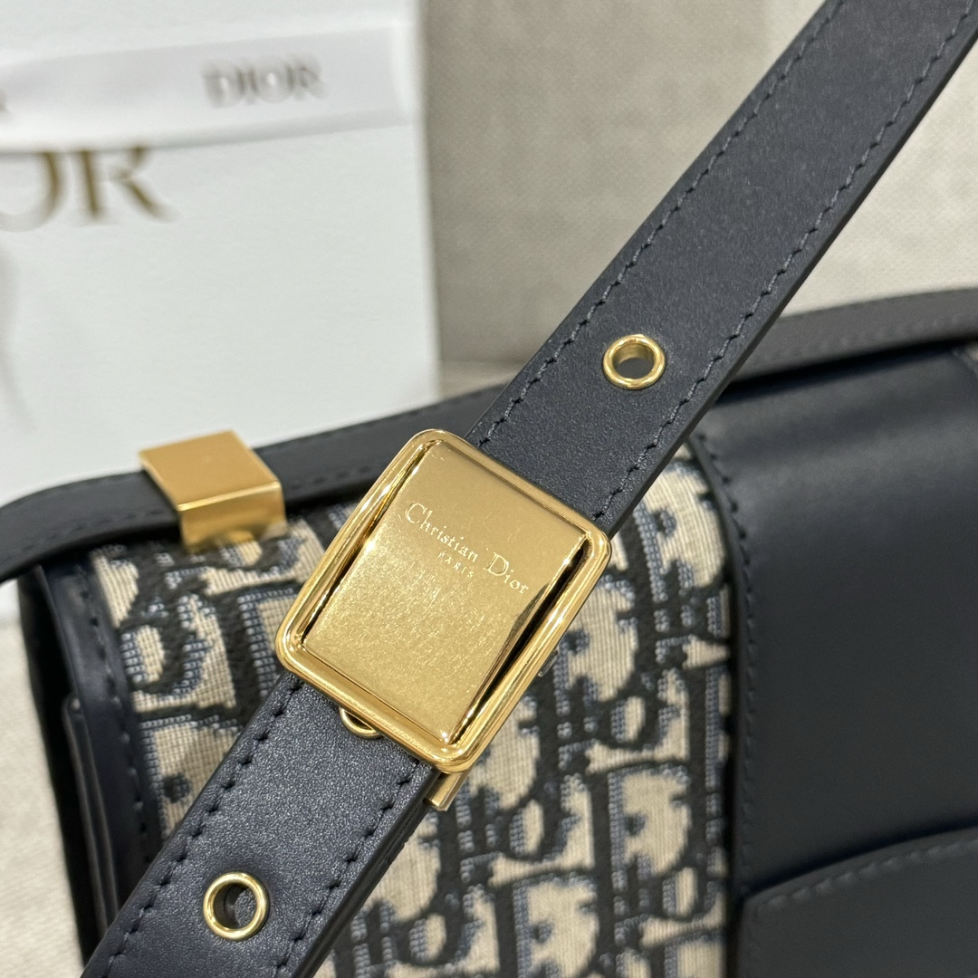 Dior 𝐂𝐃 24*17*8cm 6 Dior 𝐂𝐃 24*17*8cm - Image 6