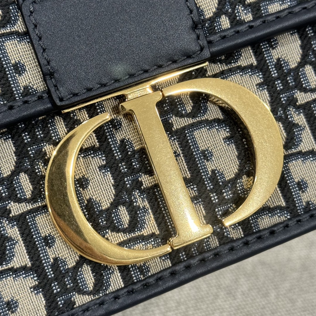 Dior 𝐂𝐃 24*17*8cm 8 Dior 𝐂𝐃 24*17*8cm - Image 8