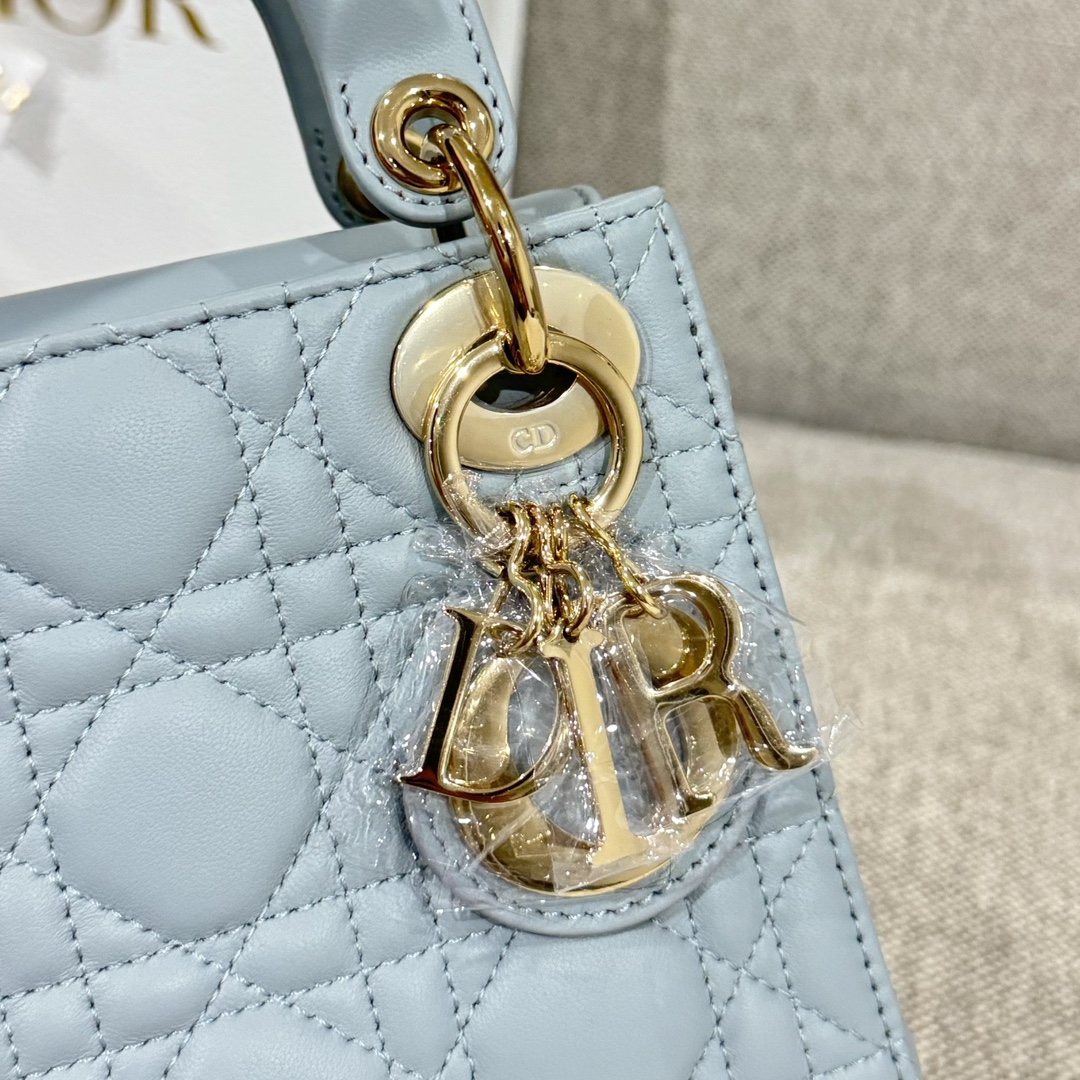 Dior Lady Dior 𝐂𝐃 𝟏𝟕𝐜𝐦 17 x 15 ×7cm 7 Dior Lady Dior 𝐂𝐃 𝟏𝟕𝐜𝐦 17 x 15 ×7cm - Image 7