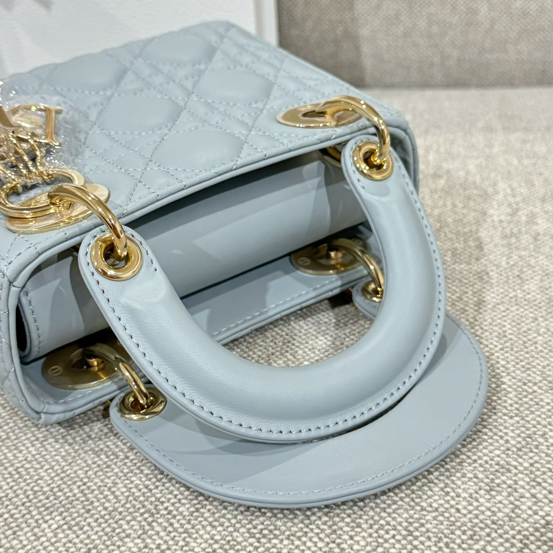 Dior Lady Dior 𝐂𝐃 𝟏𝟕𝐜𝐦 17 x 15 ×7cm 8 Dior Lady Dior 𝐂𝐃 𝟏𝟕𝐜𝐦 17 x 15 ×7cm - Image 8
