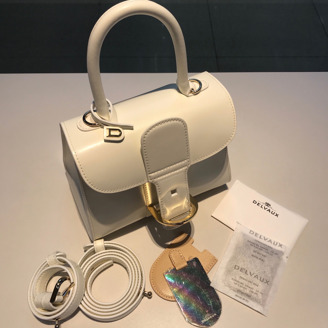 Delvaux Version~Snow White/Gold Button Belgian 🇧🇪 Royal brand Size 20 6 Delvaux Version~Snow White/Gold Button Belgian 🇧🇪 Royal brand Size 20 - Image 6