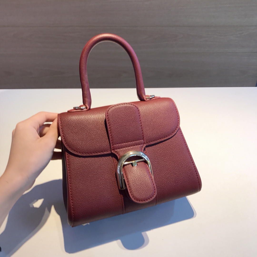 Delvaux brillant togo leather Belgian 🇧🇪 Royal brand Size S: 20*12*15.5