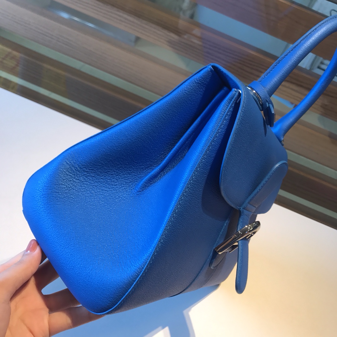 Delvaux brillant togo leather Belgian 🇧🇪 Royal brand Size: M: 28*13.5*22.5 6 Delvaux brillant togo leather Belgian 🇧🇪 Royal brand Size: M: 28*13.5*22.5 - Image 6