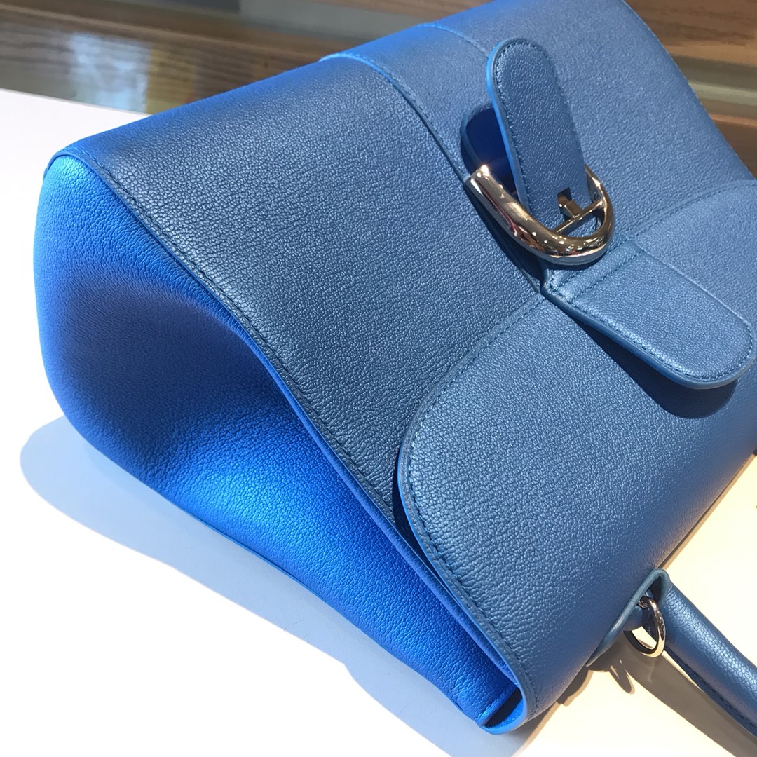 Delvaux brillant togo leather Belgian 🇧🇪 Royal brand Size: M: 28*13.5*22.5 5 Delvaux brillant togo leather Belgian 🇧🇪 Royal brand Size: M: 28*13.5*22.5 - Image 5