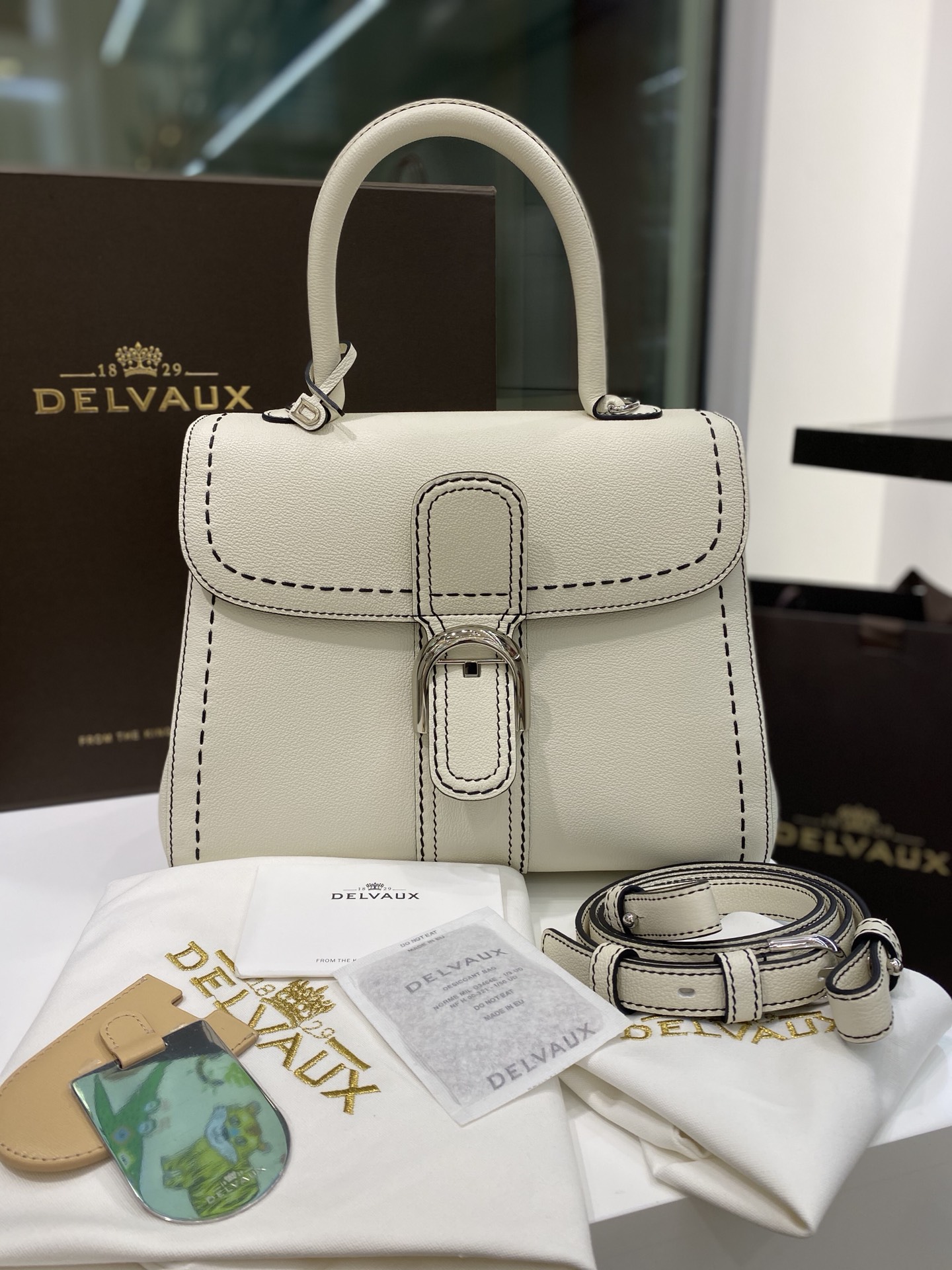 Delvaux rillant outer seam white 🇧🇪Belgian royal brand, low-key luxury, semi-hand-sewn wax thread craftsmanship Size: 28cm 9 Delvaux rillant outer seam white 🇧🇪Belgian royal brand, low-key luxury, semi-hand-sewn wax thread craftsmanship Size: 28cm - Image 9
