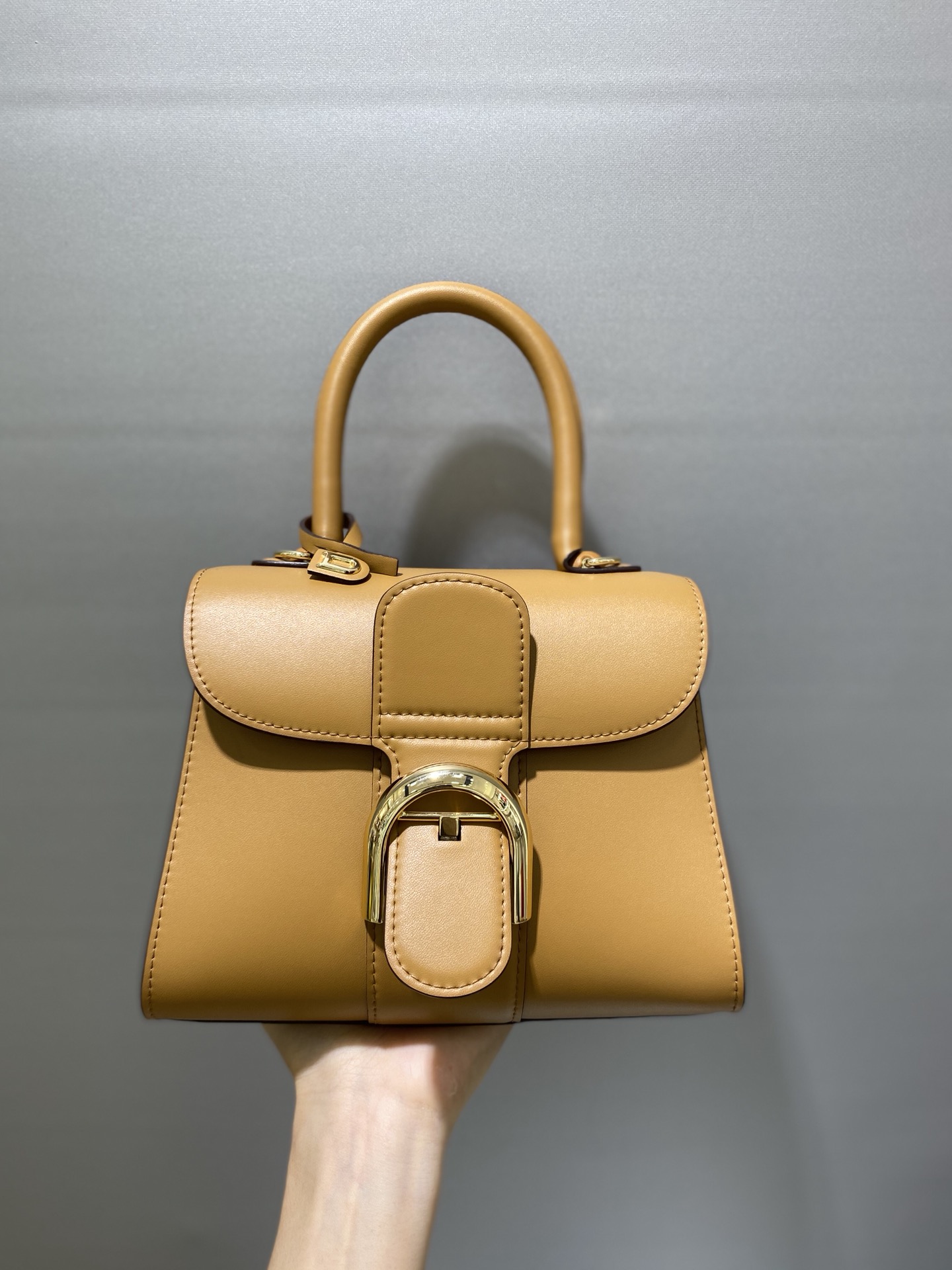 Delvaux version~Caramel gold button Belgian 🇧🇪 Royal brand Size 20 9 Delvaux version~Caramel gold button Belgian 🇧🇪 Royal brand Size 20 - Image 9