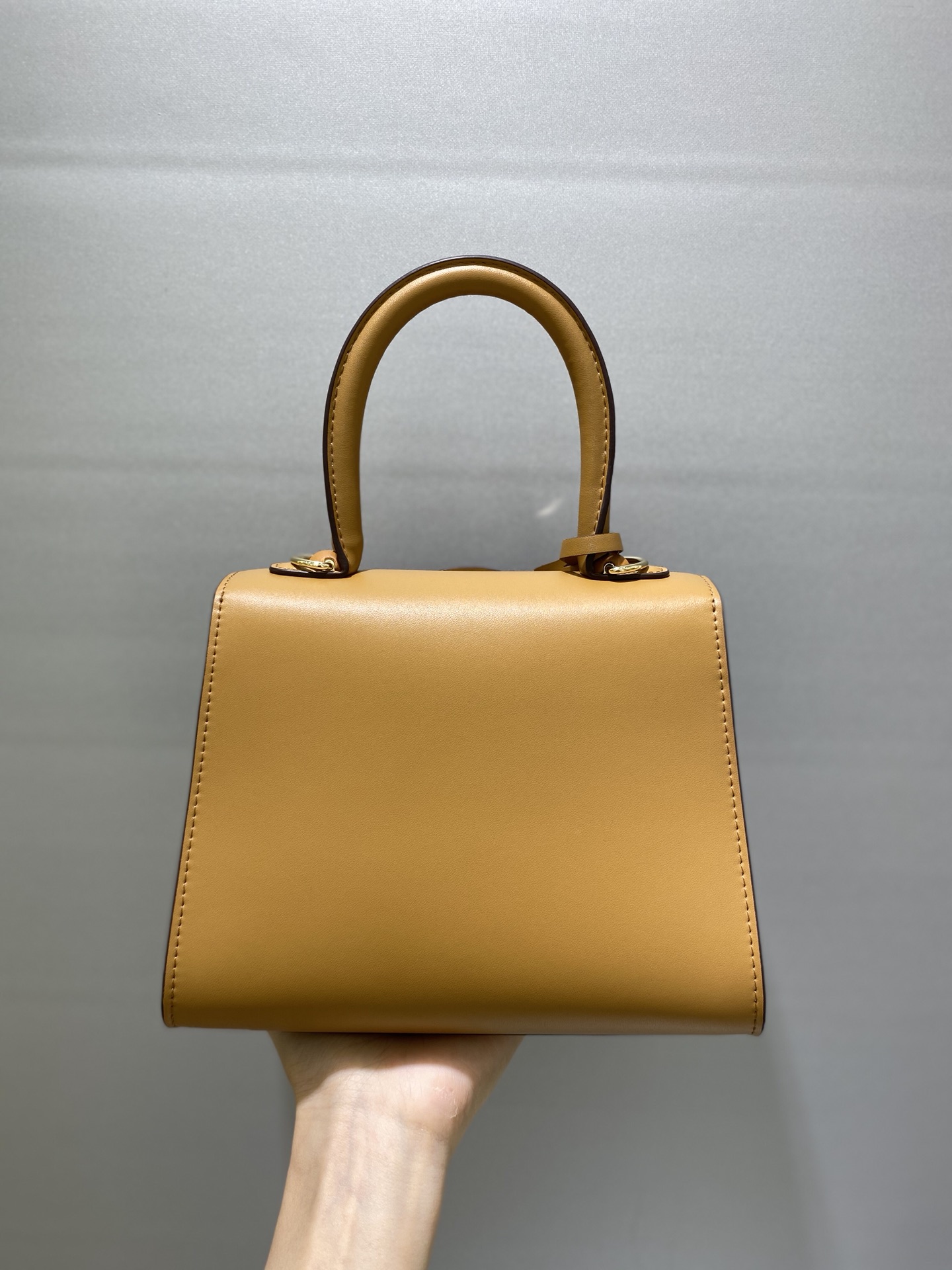 Delvaux version~Caramel gold button Belgian 🇧🇪 Royal brand Size 20 8 Delvaux version~Caramel gold button Belgian 🇧🇪 Royal brand Size 20 - Image 8