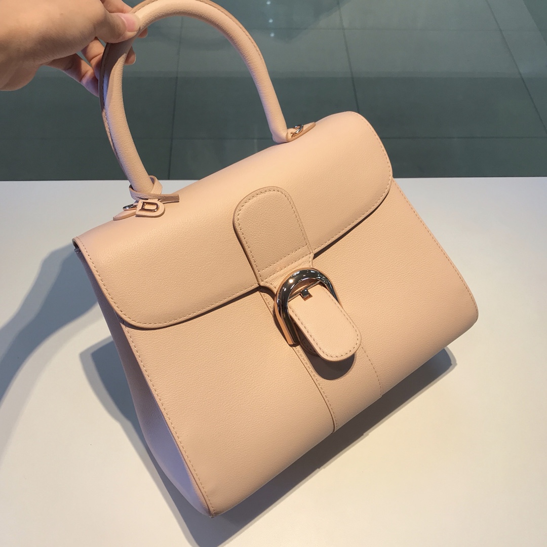 Delvaux brillant togo leather Belgian 🇧🇪 Royal brand Size: 28*13.5*22.5