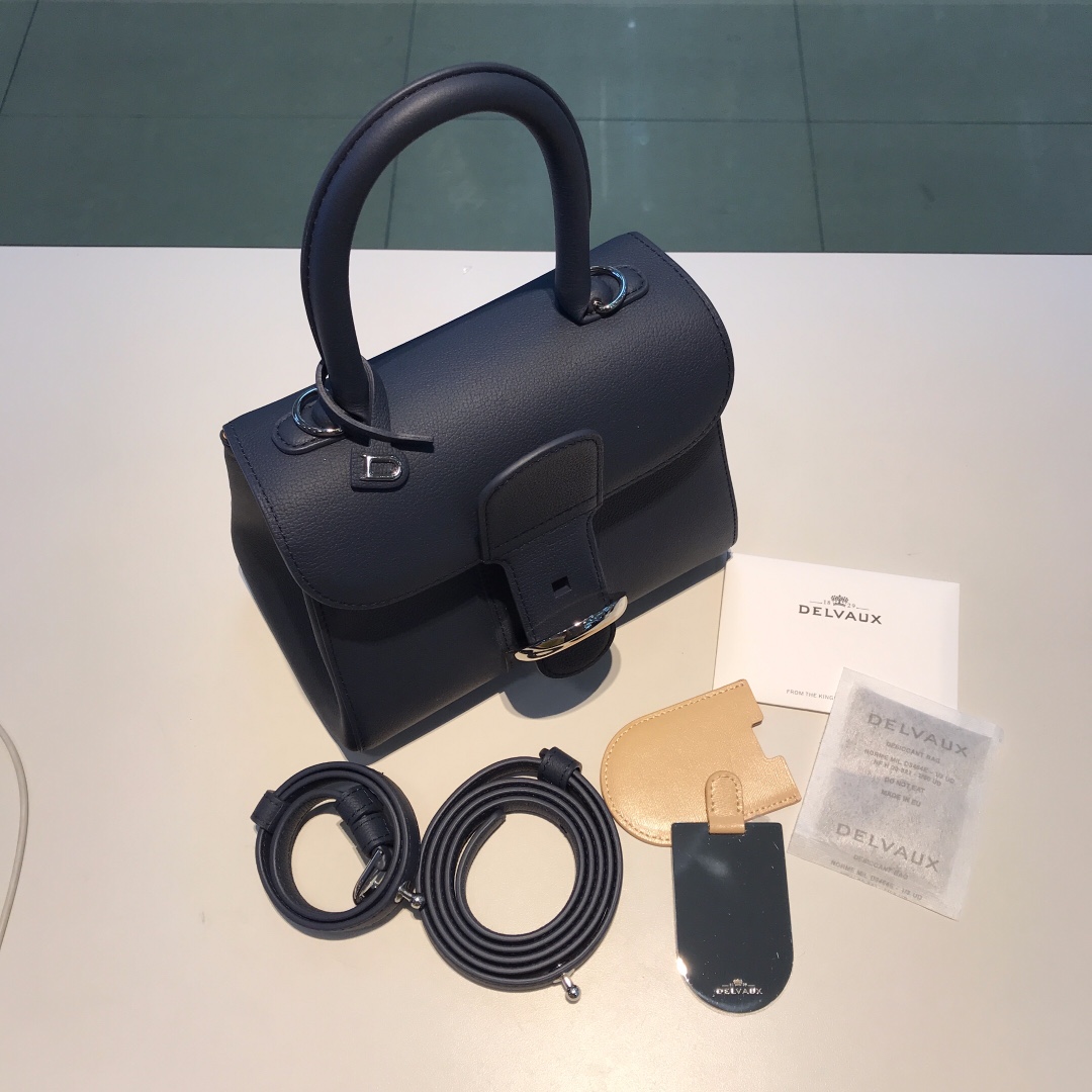 Delvaux brillant togo leather Belgian 🇧🇪 Royal brand Size: 28*8*15.5 7 Delvaux brillant togo leather Belgian 🇧🇪 Royal brand Size: 28*8*15.5 - Image 7