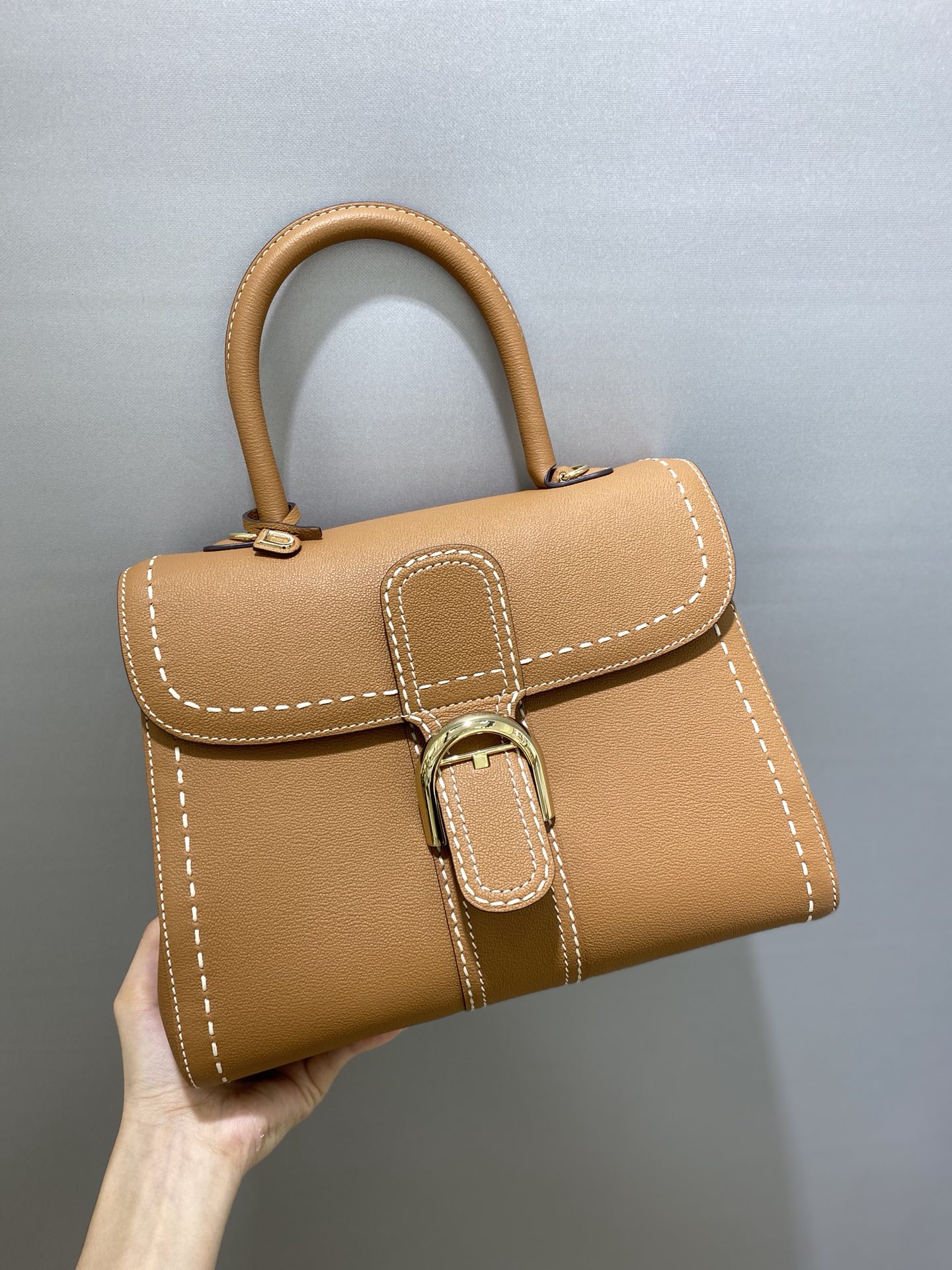 Delvaux brillant caramel on the outside seam 🇧🇪Belgian royal brand, low-key luxury, semi-hand-sewn wax thread craftsmanship Size: 28cm 9 Delvaux brillant caramel on the outside seam 🇧🇪Belgian royal brand, low-key luxury, semi-hand-sewn wax thread craftsmanship Size: 28cm - Image 9