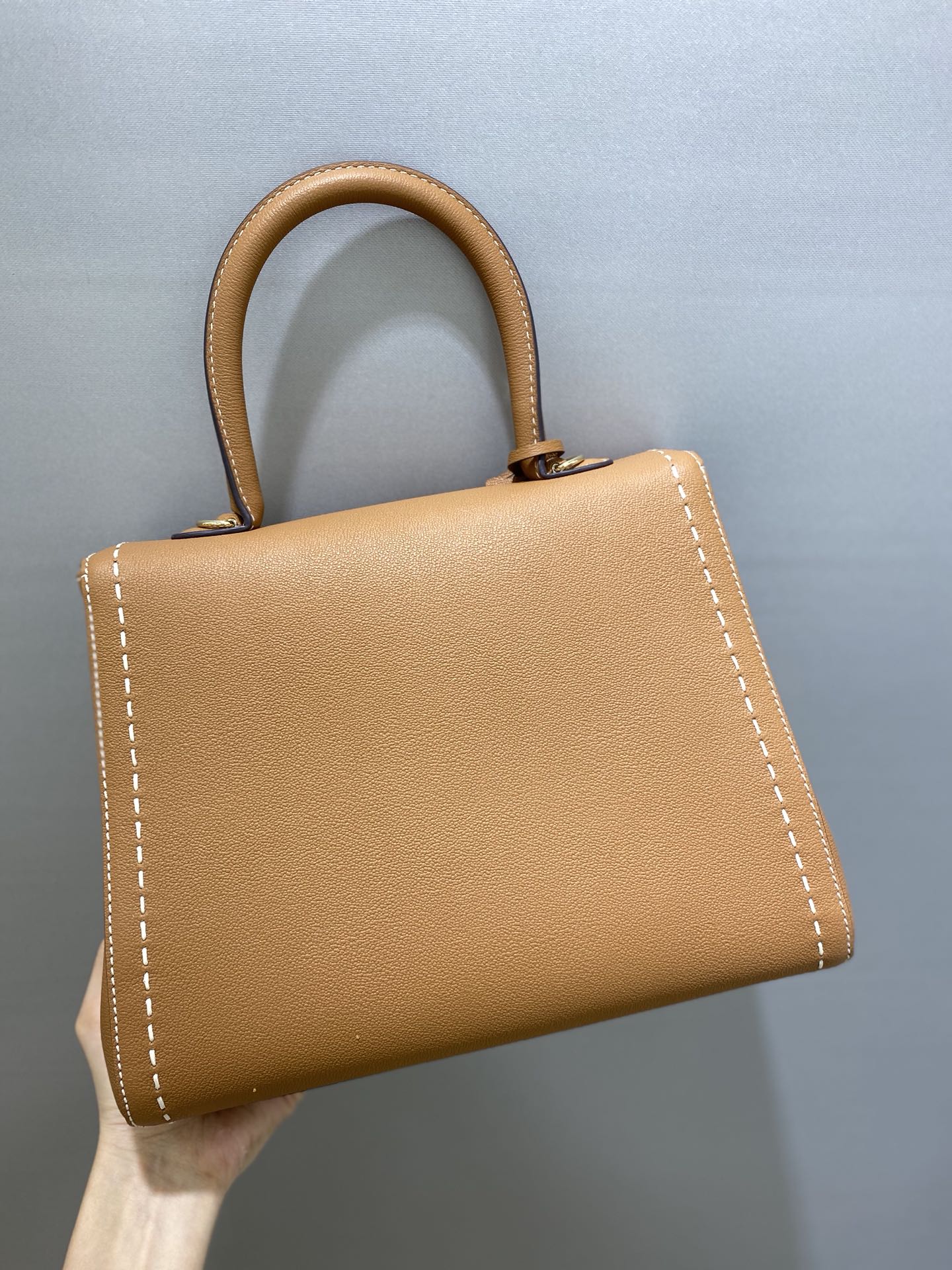 Delvaux brillant caramel on the outside seam 🇧🇪Belgian royal brand, low-key luxury, semi-hand-sewn wax thread craftsmanship Size: 28cm 8 Delvaux brillant caramel on the outside seam 🇧🇪Belgian royal brand, low-key luxury, semi-hand-sewn wax thread craftsmanship Size: 28cm - Image 8