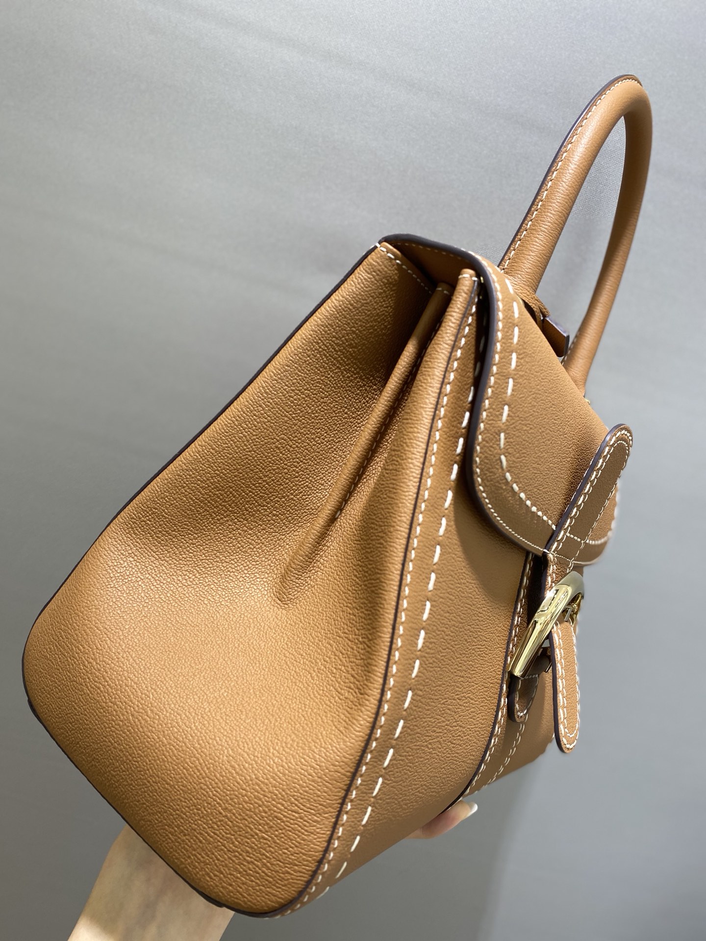 Delvaux brillant caramel on the outside seam 🇧🇪Belgian royal brand, low-key luxury, semi-hand-sewn wax thread craftsmanship Size: 28cm 7 Delvaux brillant caramel on the outside seam 🇧🇪Belgian royal brand, low-key luxury, semi-hand-sewn wax thread craftsmanship Size: 28cm - Image 7