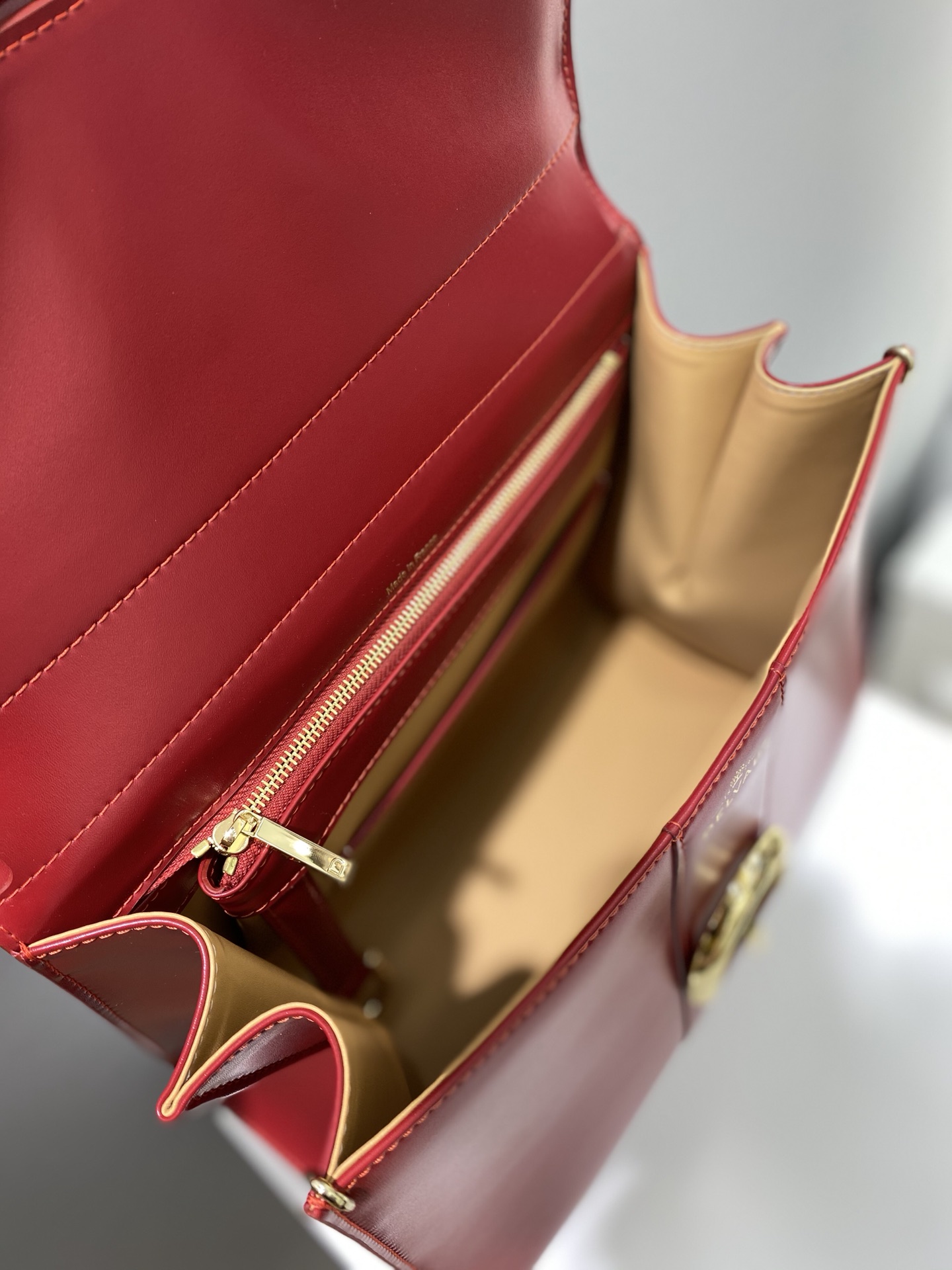 Delvaux Ode to Joy Andy (Liu Tao) Top quality original De lvaux brillant box leather 28cm Indian red three-color matching in stock size 28cm 4 Delvaux Ode to Joy Andy (Liu Tao) Top quality original De lvaux brillant box leather 28cm Indian red three-color matching in stock size 28cm - Image 4