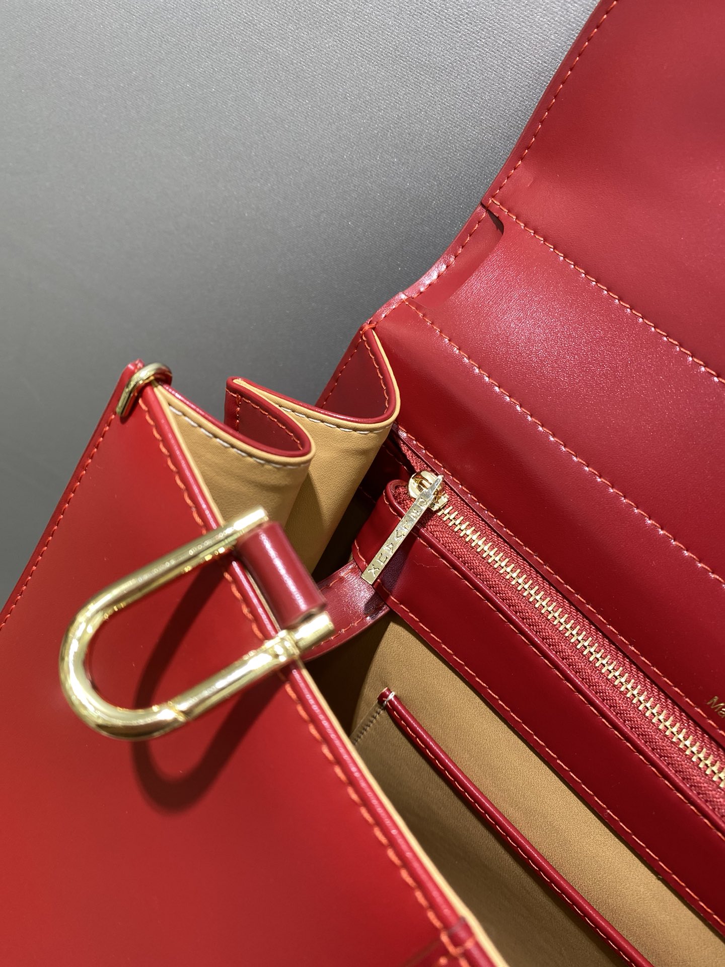 Delvaux Ode to Joy Andy (Liu Tao) Top quality original De lvaux brillant box leather 28cm Indian red three-color matching in stock size 28cm 3 Delvaux Ode to Joy Andy (Liu Tao) Top quality original De lvaux brillant box leather 28cm Indian red three-color matching in stock size 28cm - Image 3