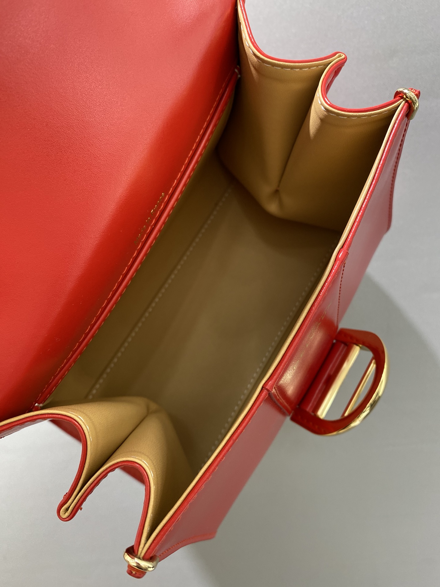 Delvaux ❤️National flag red Belgian 🇧🇪 Royal brand Size 20cm 3 Delvaux ❤️National flag red Belgian 🇧🇪 Royal brand Size 20cm - Image 3